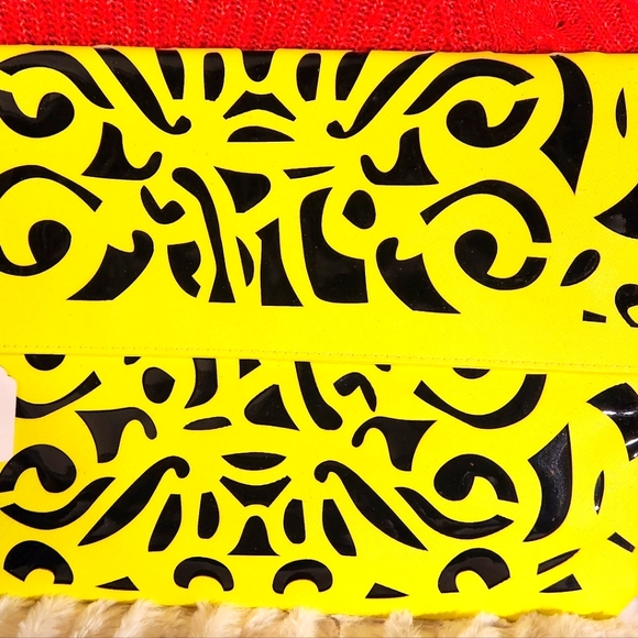 PURSE - Picture 1 of 3